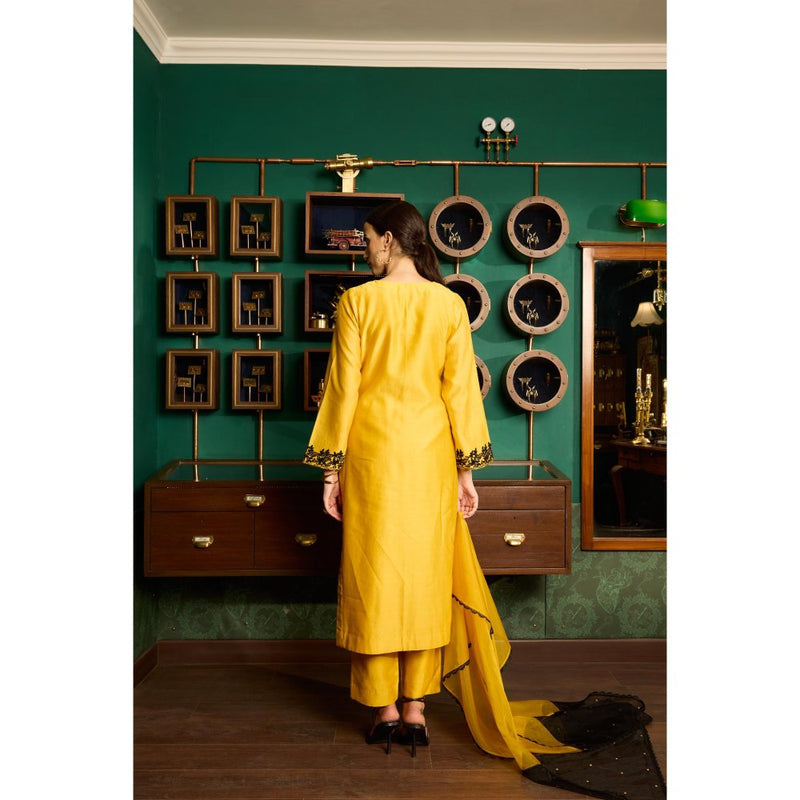 MEESA Yellow Embroidered Chanderi Silk Kurta with Pant and Organza Dupatta (Set of 3)