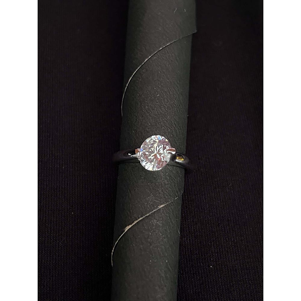 Mon Tresor White Slant Solitaire Band