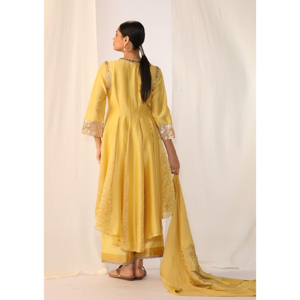 Myoho Gota Godet Kurta with Pant & Dupatta (Set of 3)