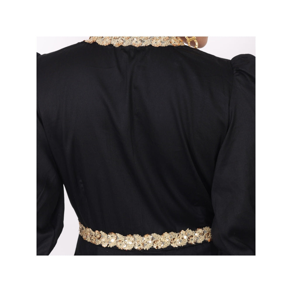 NAMAH BY PARUL MONGIA Black Embroidered Slit Kurta and Pant (Set of 2)