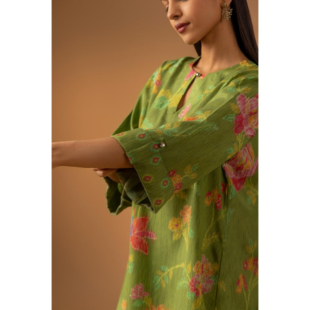 Naseebo Green Melody Muslin Kurta with Pant