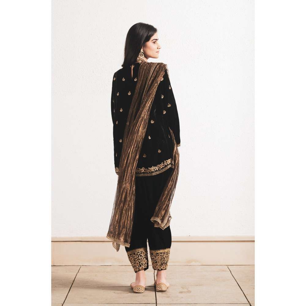 Neelu Sethi Velvet Dabka Embroidery Kurta and Salwar with Dupatta (Set of 3)