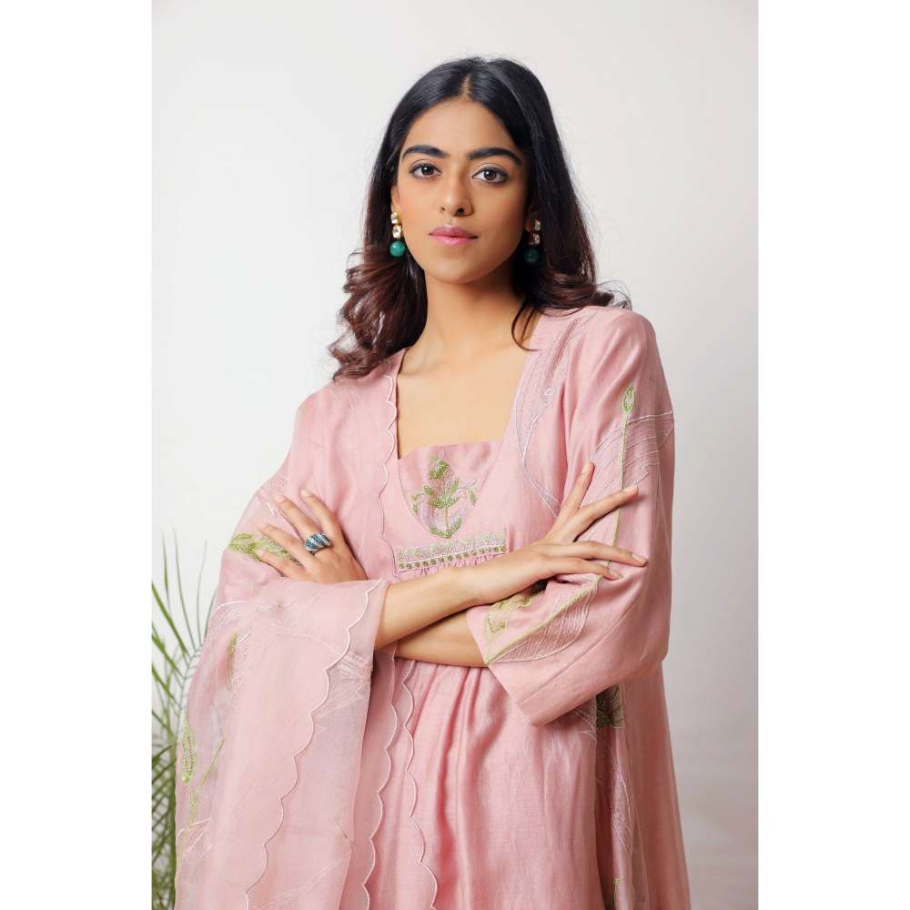 Neelu Sethi Pink Chanderi Kurta With Satin Pant And Embroidered Dupatta (Set of 3)