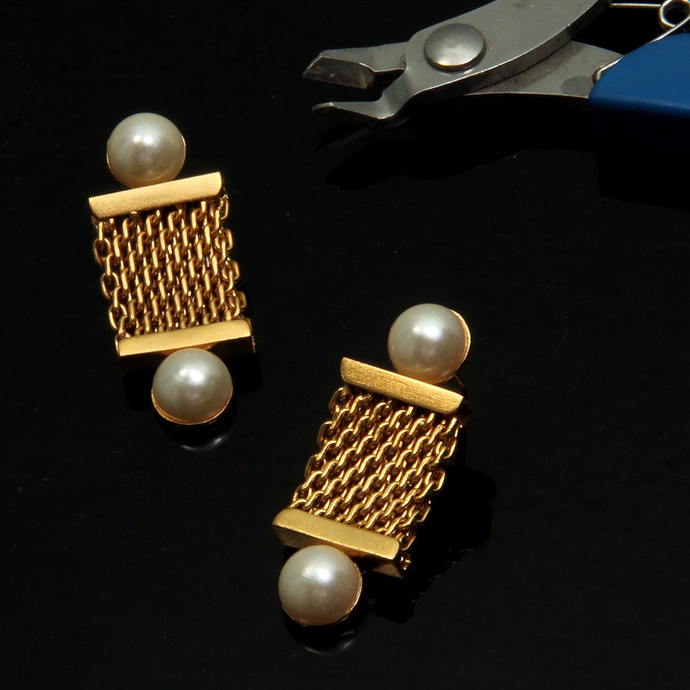 Suhani Pittie Gold Chain Mail Earrings With Pearls