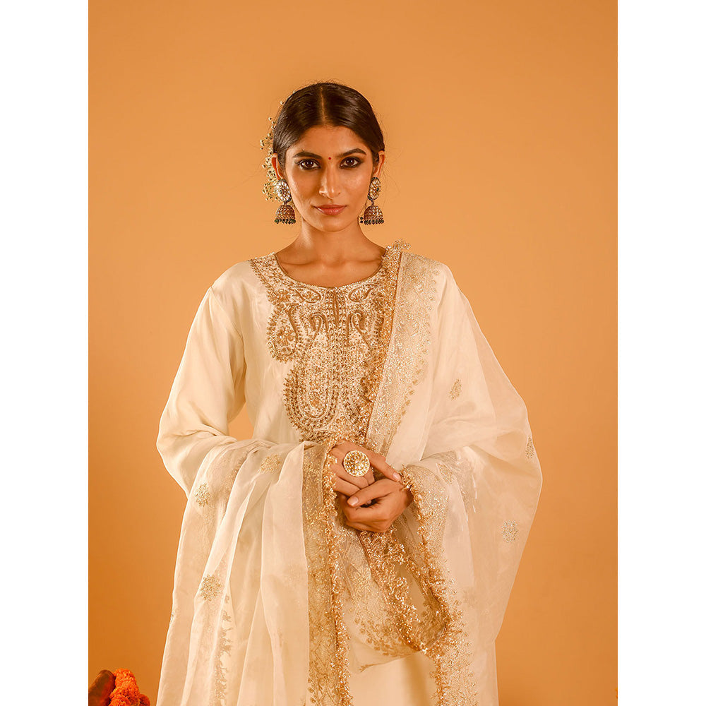 OHH CROW Off White Straight Length Kurta with Pant and Dupatta (Set of 3)