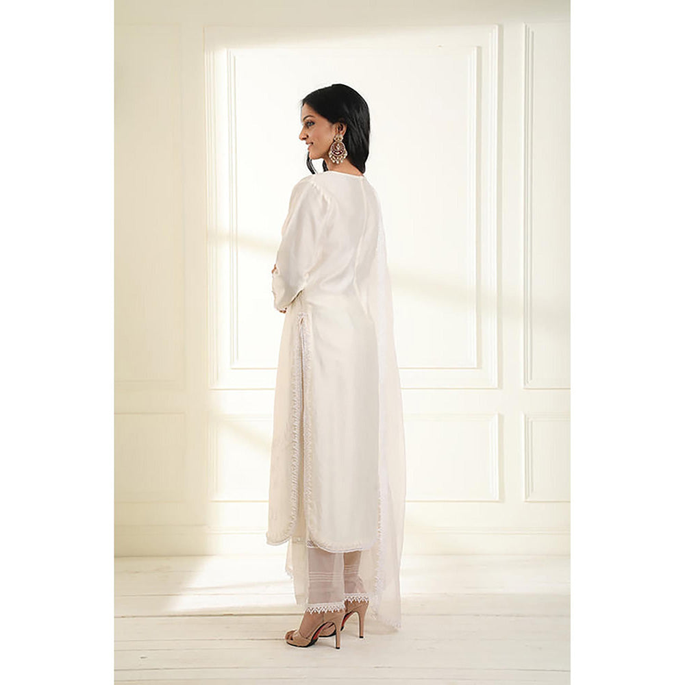 Omana by Ranjana Bothra Ivory Embroidered Kurta With Pant And Dupatta