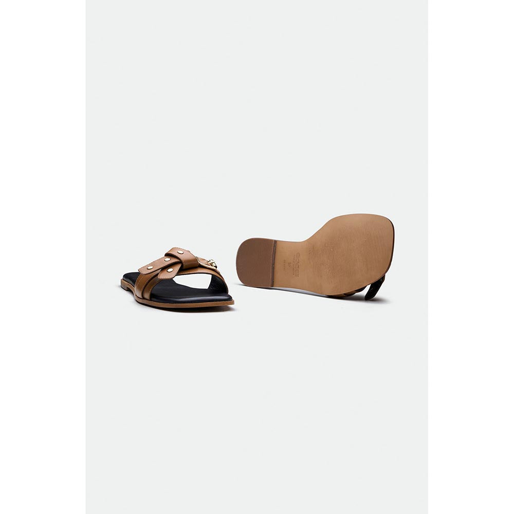 Oroh Tan Manchester Flats