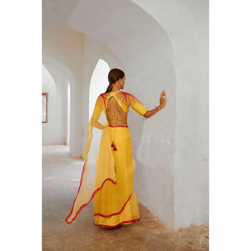 PALLAVI JAIPUR Gulbahar Daisy Yellow Mimosa Foregoes Saree With Stitched Blouse