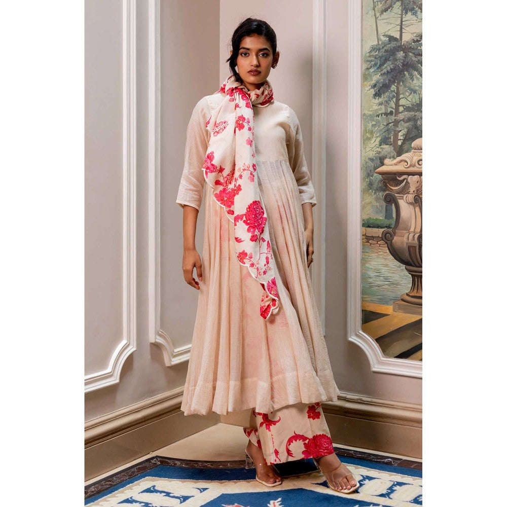 Paulmi & Harsh Women Off White Chiniya Silk Round Neck Kurta with Pant and Dupatta