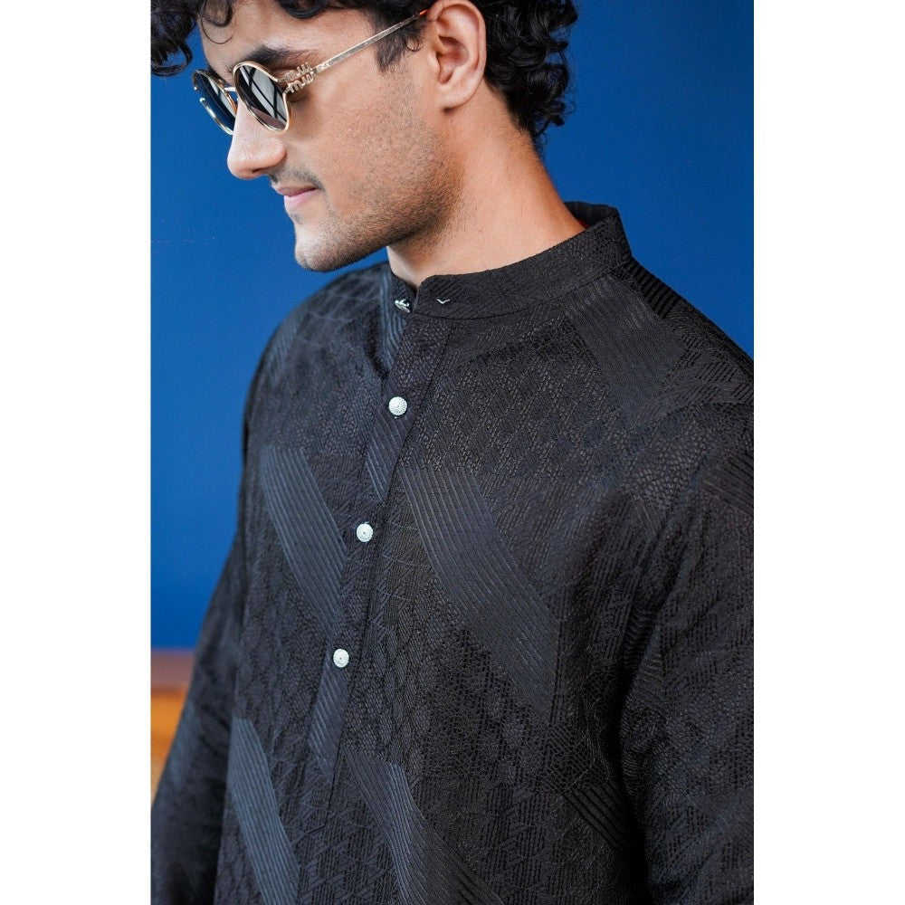 Philocaly Men Raakh Black Silk Blend Mandarin Neck Embroidered Kurta
