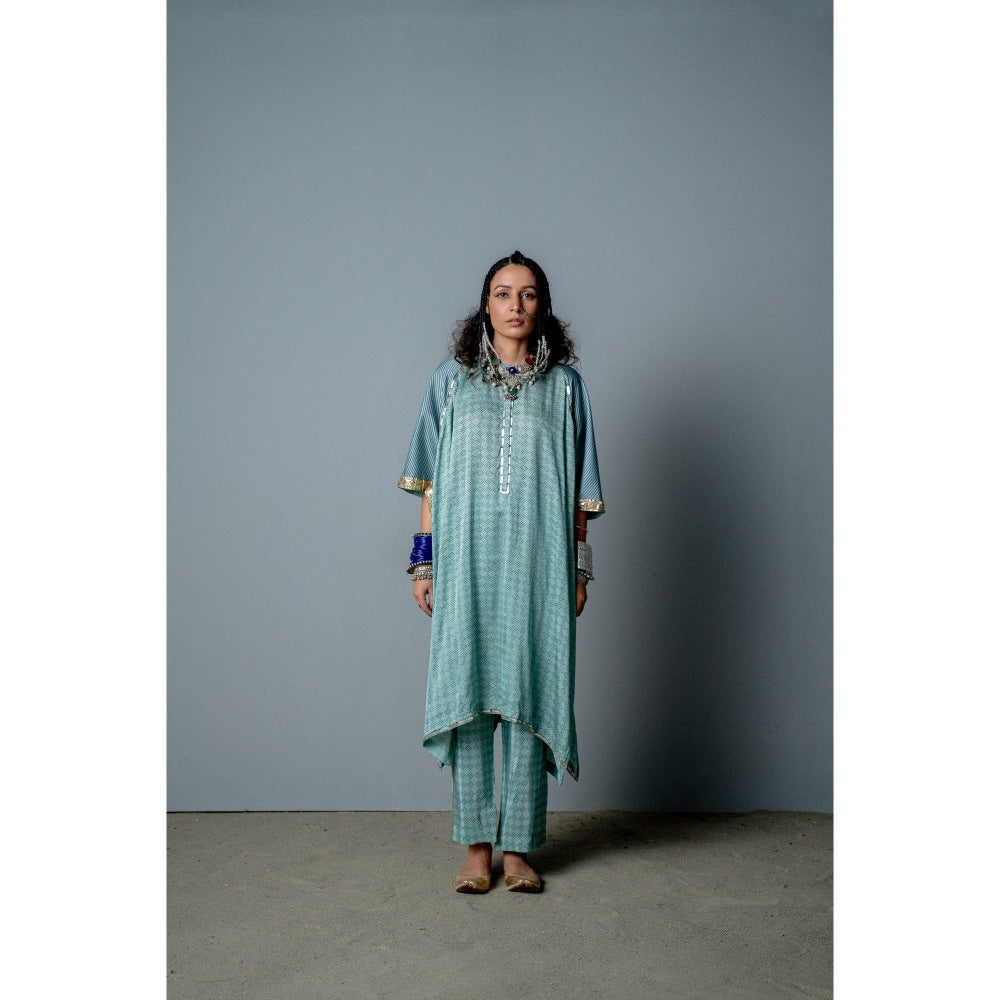 POOJA RAJGARHIA GUPTA Nerfetiti Kaftan Co-Ord (Set of 2)