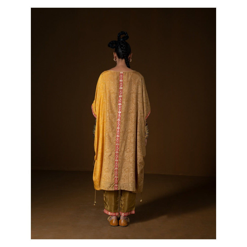 POOJA RAJGARHIA GUPTA Kasundi Kaftan (Set of 2)