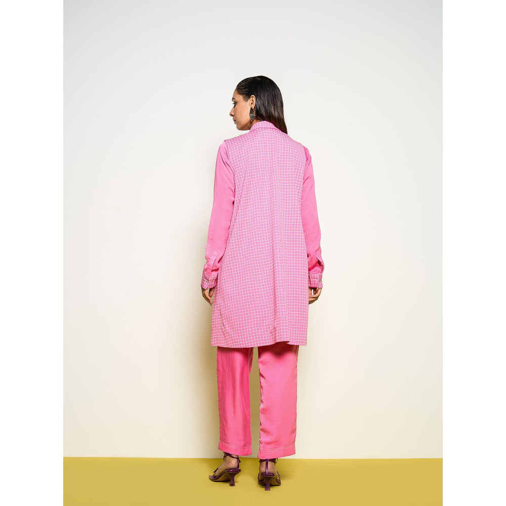 POOJA RAJGARHIA GUPTA Pink Wildflower Overcoat