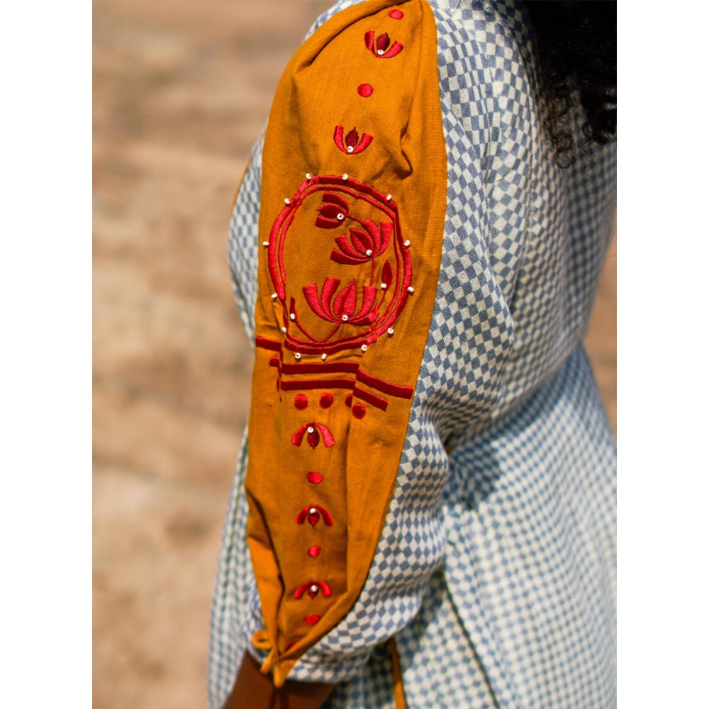 PRATHAA Grey Baadal Dress