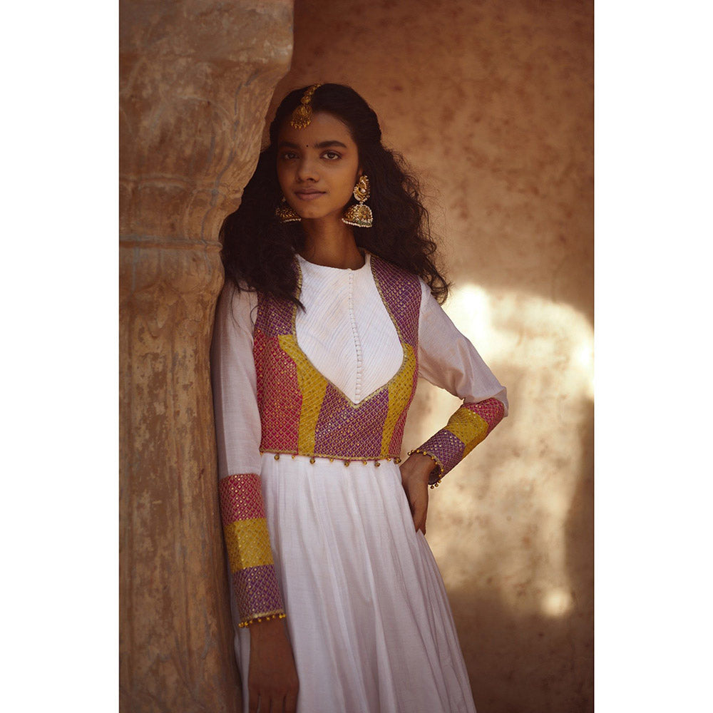 PRATIBHA SULTANIA White Pleated Yoke Anarkali Kurta with Multi Hand Embellished Work