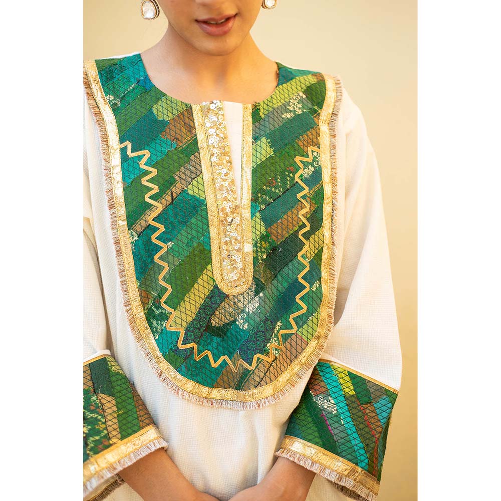 PRIYANKA RAAJIV Zoran - Ivory Upcycled Patchwork Kurta (Set of 2)