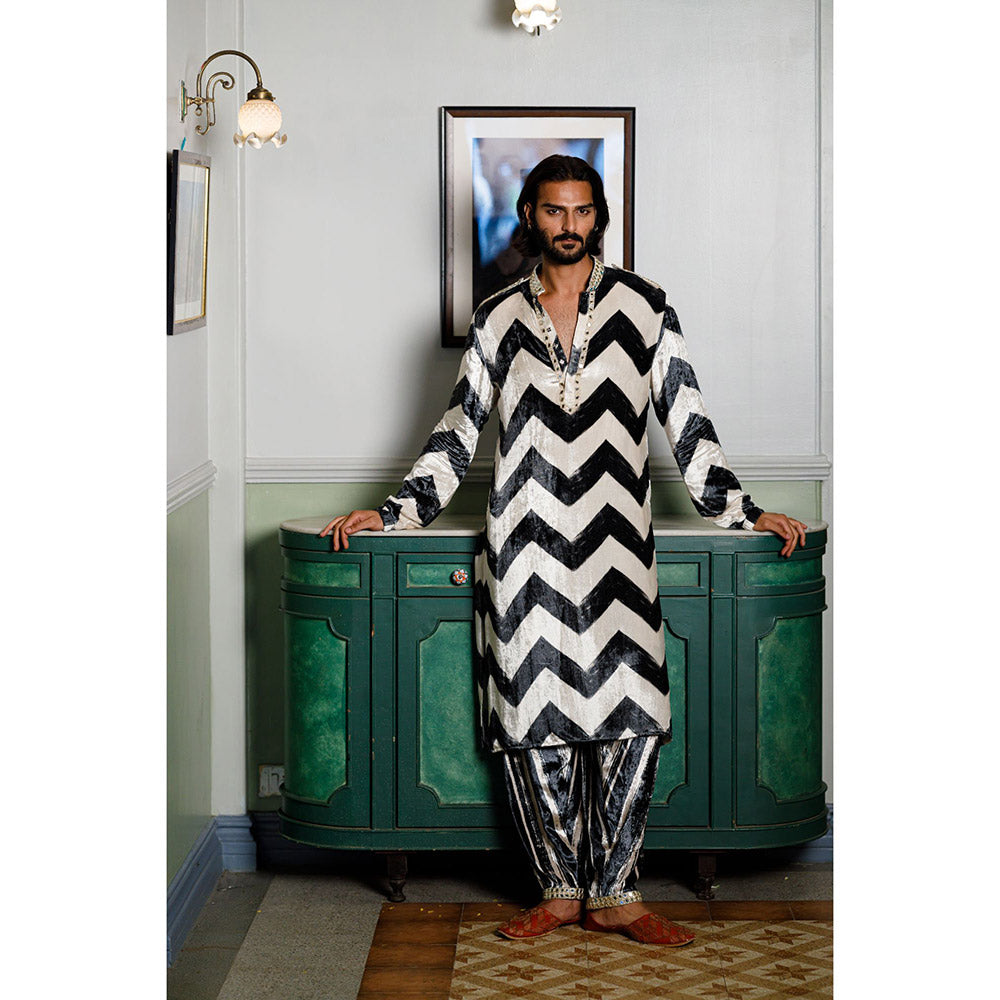 PS Men by Payal Singhal Black Chevron Printed Embroidered Kurta with Salwar (Set of 2)