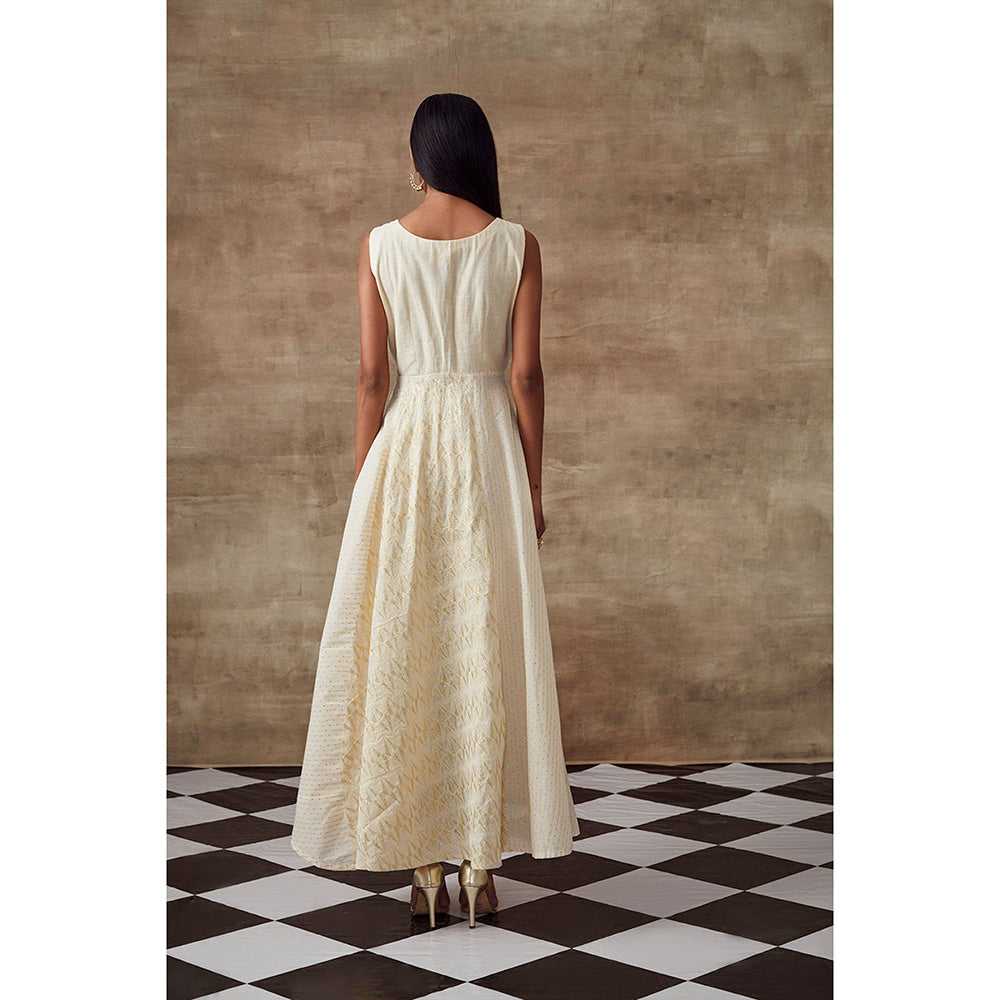 RISHI & VIBHUTI Hydrangea Asymmetrical Anarkali Kurta with Pant Ivory (Set of 2)