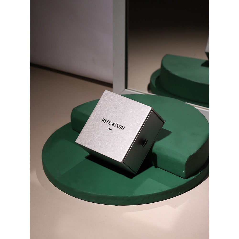 Ritu Singh Green Stone and Diamond Pearl Maang Tikka