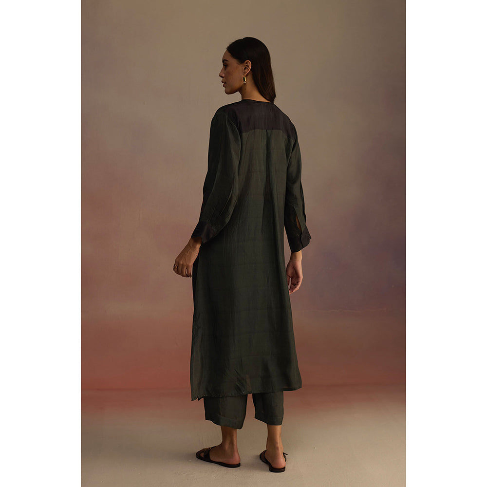 Roza Green Gladioly Floral Printed Kurta with Pant (Set of 2)