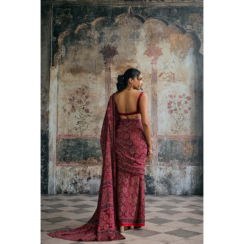 Saanjh by Lea Womens Printed Maroon Pre-Draped Saree with Stitched Blouse