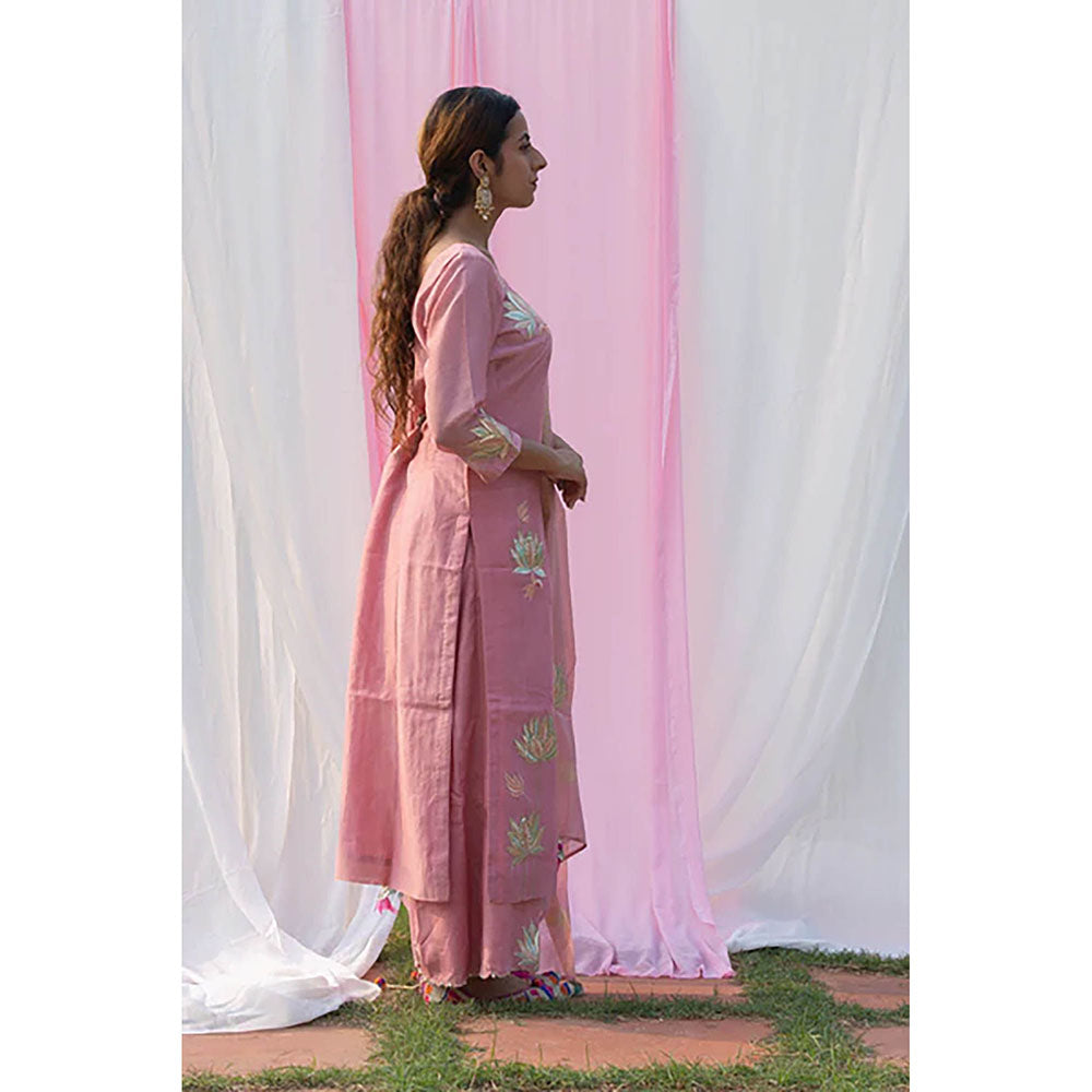 Saatvikei Lotus - Onion Pink Kurta with Pant and Dupatta (Set of 3)