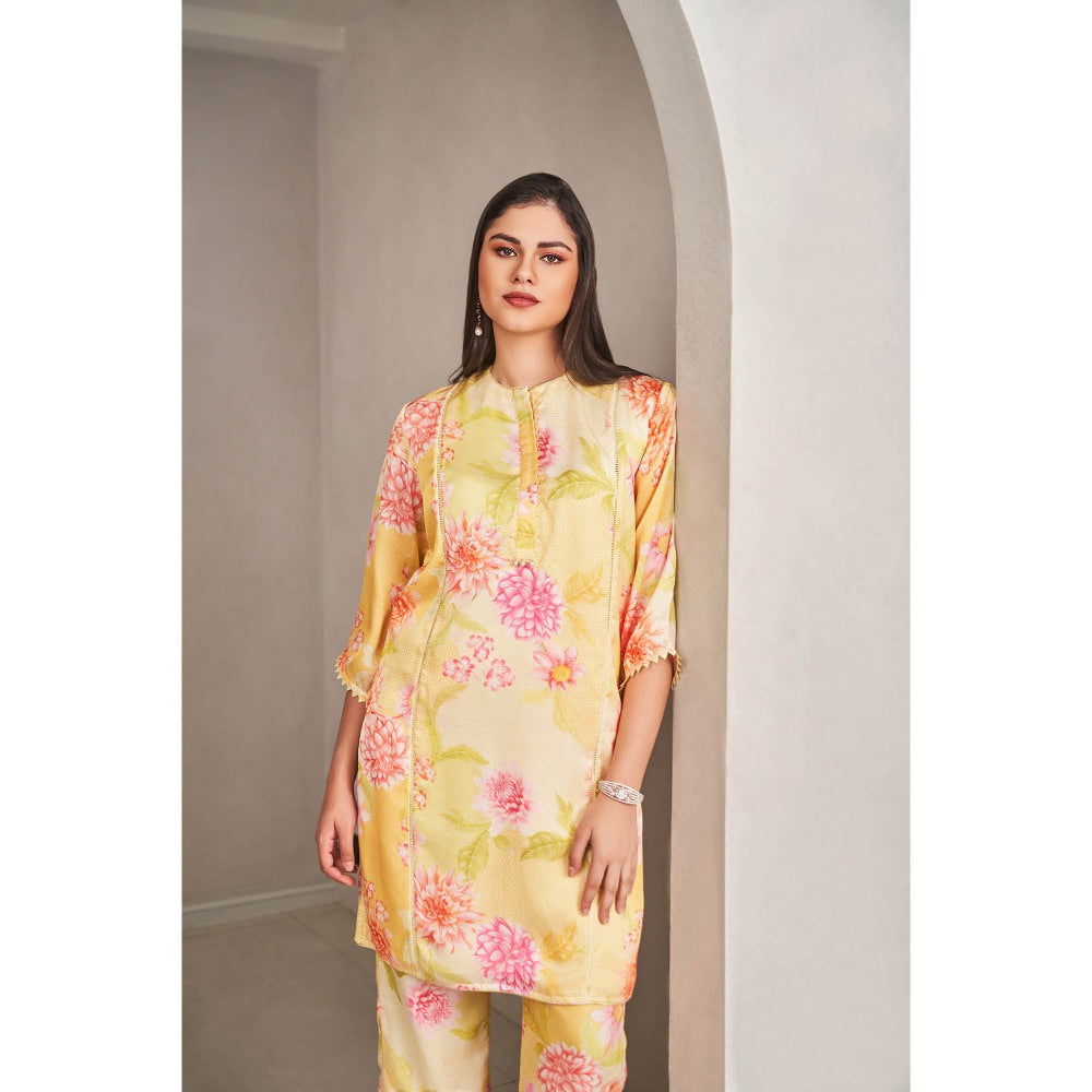 SAMMOHI BY MOKSHA & HIRAL Sunshine Yellow Kurta with Pant (Set of 2)