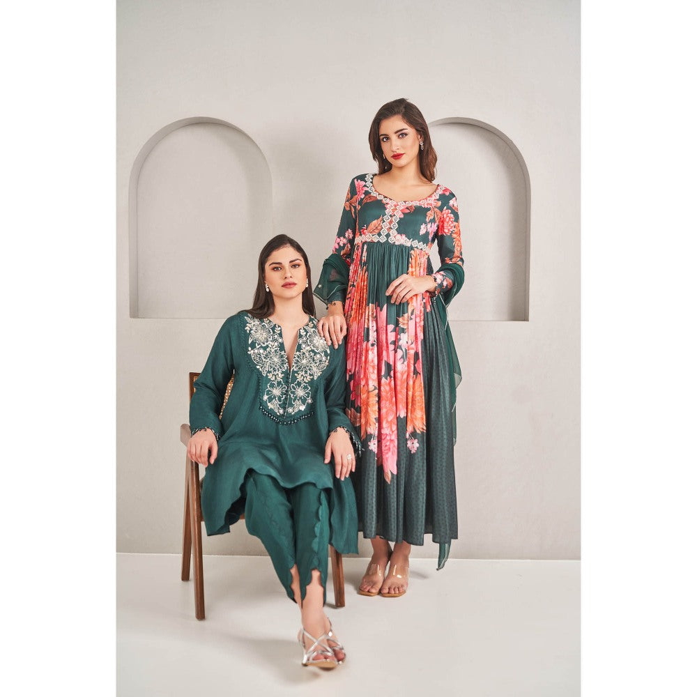 SAMMOHI BY MOKSHA & HIRAL Emerald Green Tulip Dhoti with Kurta (Set of 2)