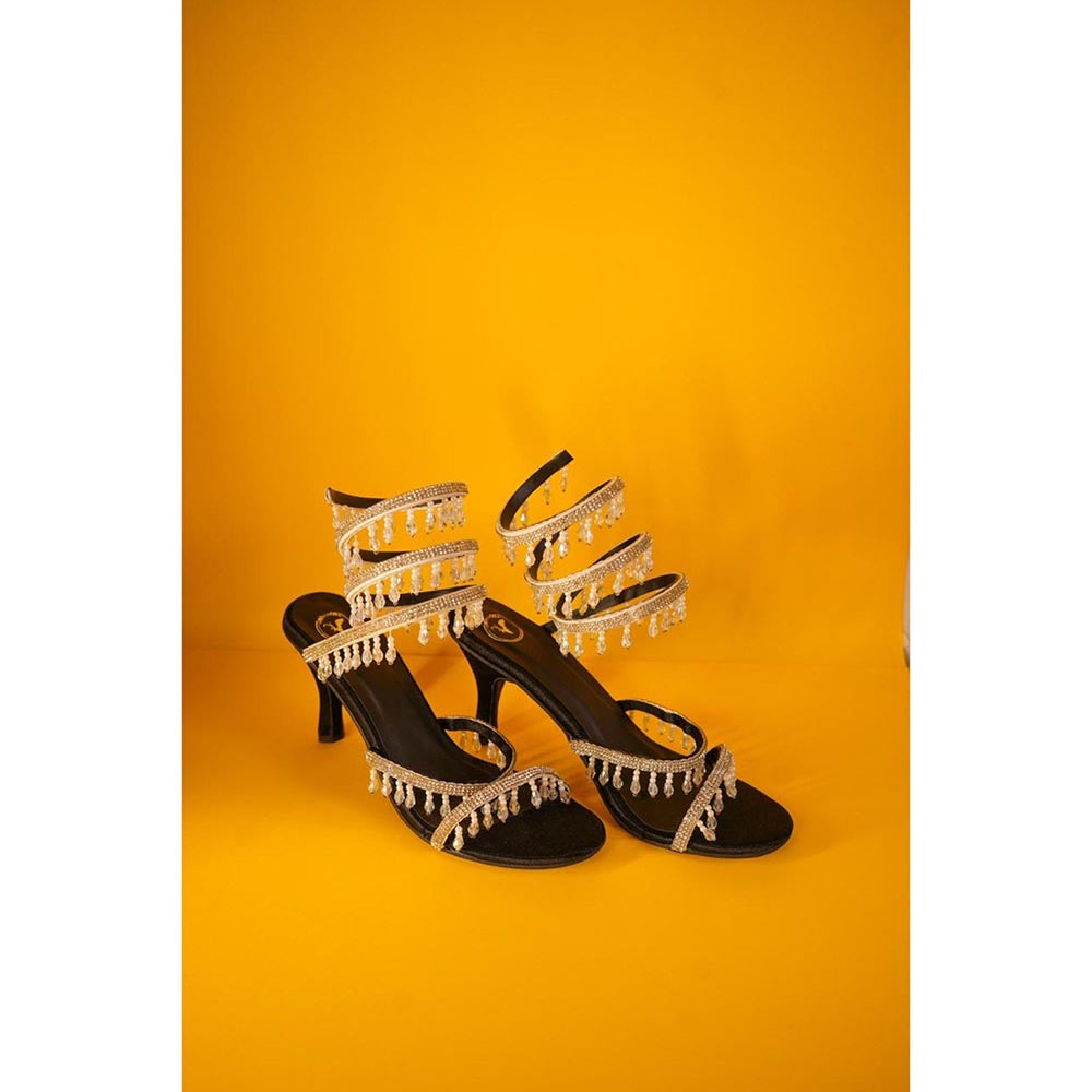 Sana K Luxurious Footwear Black Silver Spring With Emblishment Heel Sandals