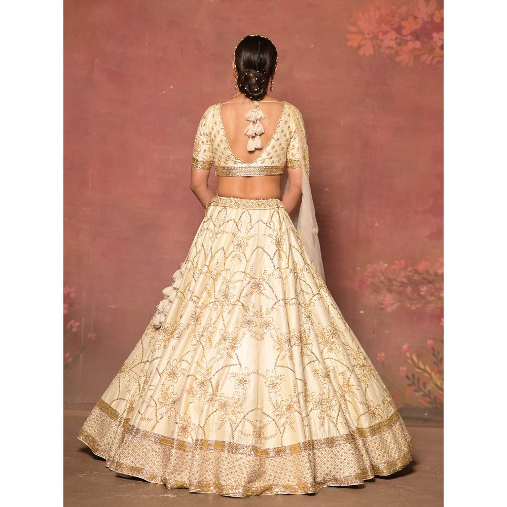Sanjana Thakur Cream Bridal Lehenga with Blouse and 2 Dupatta (Set of 4)