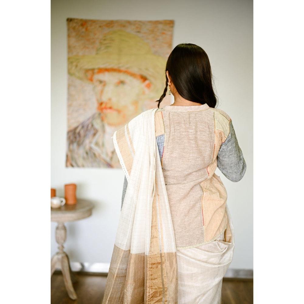 SARI KI ALMARI White Checkered Handwoven Pure Cotton Silk Saree with Unstitched Blouse