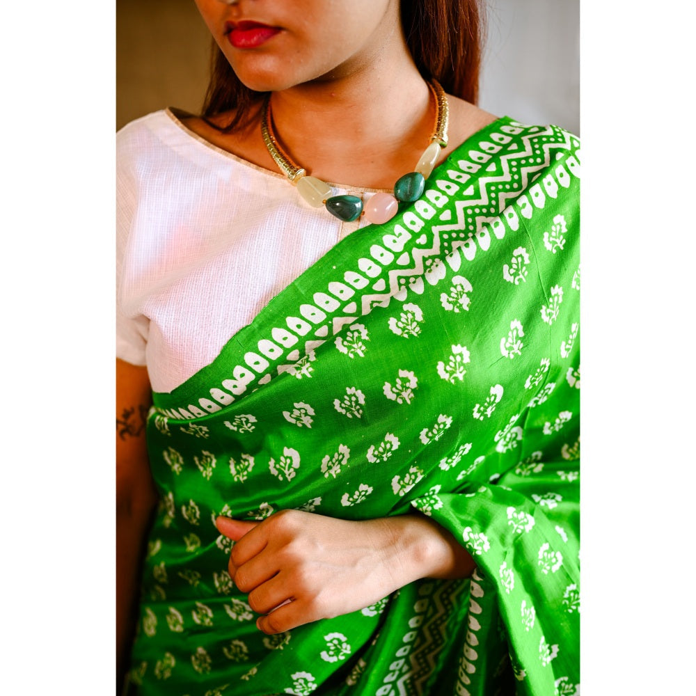 SARI KI ALMARI Green Printed Silk Handwoven Saree with Unstitched Blouse