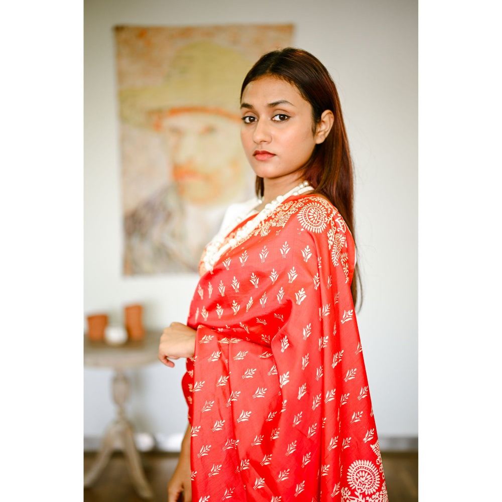SARI KI ALMARI Printed Red Silk Handwoven Saree with Unstitched Blouse