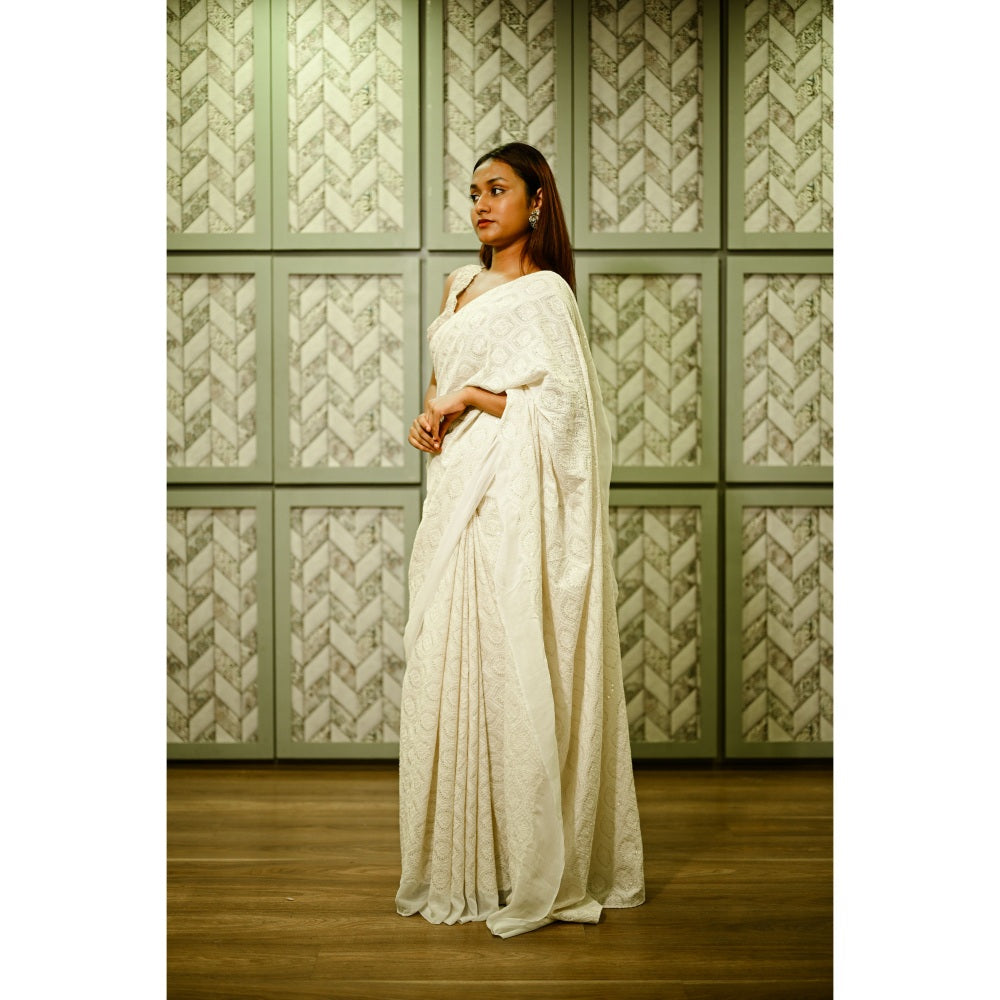 SARI KI ALMARI White Georgette Saree with Unstitched Blouse