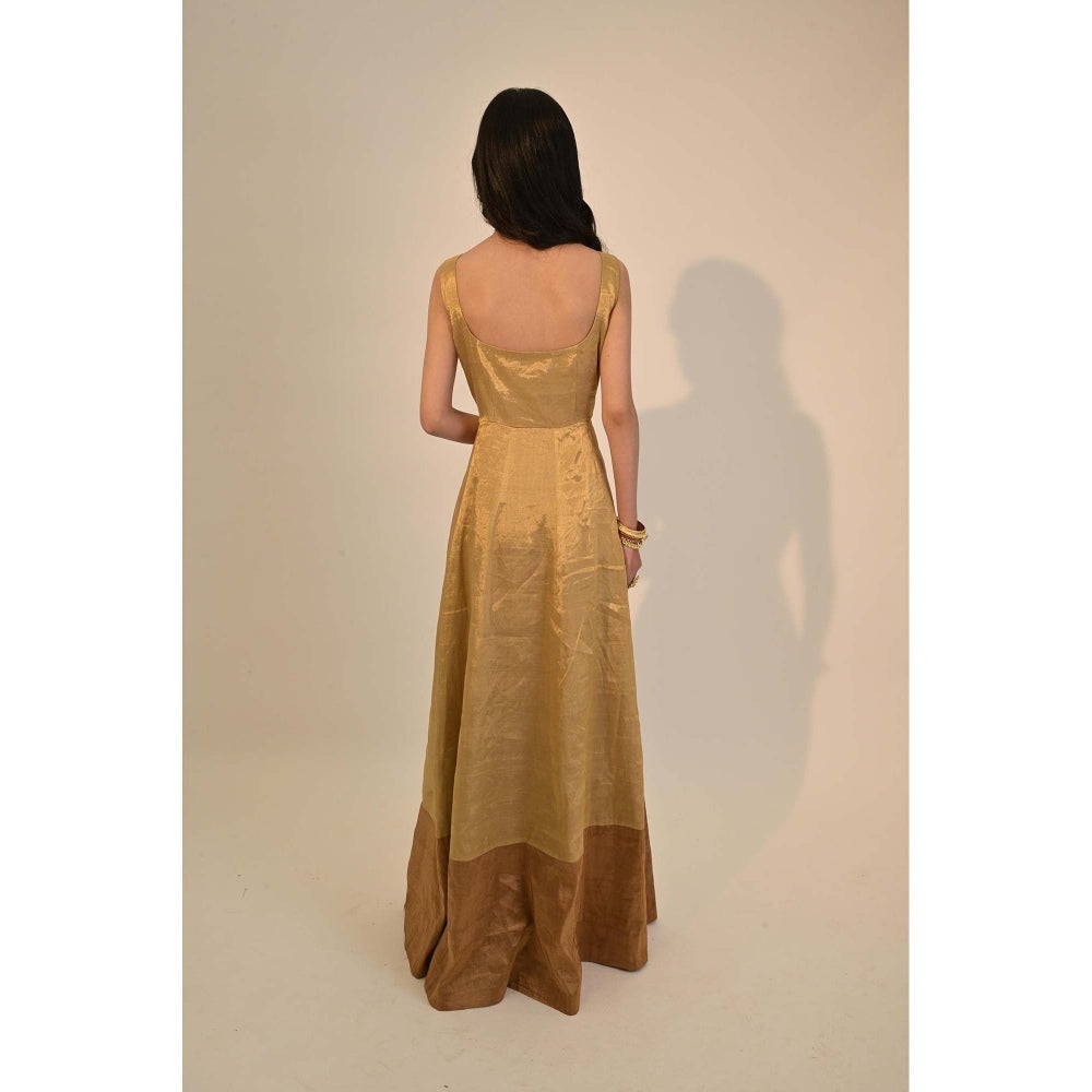 Sheela Suthar Signature Zari Gold Anarkali Paired with Dupatta. (Set of 2)