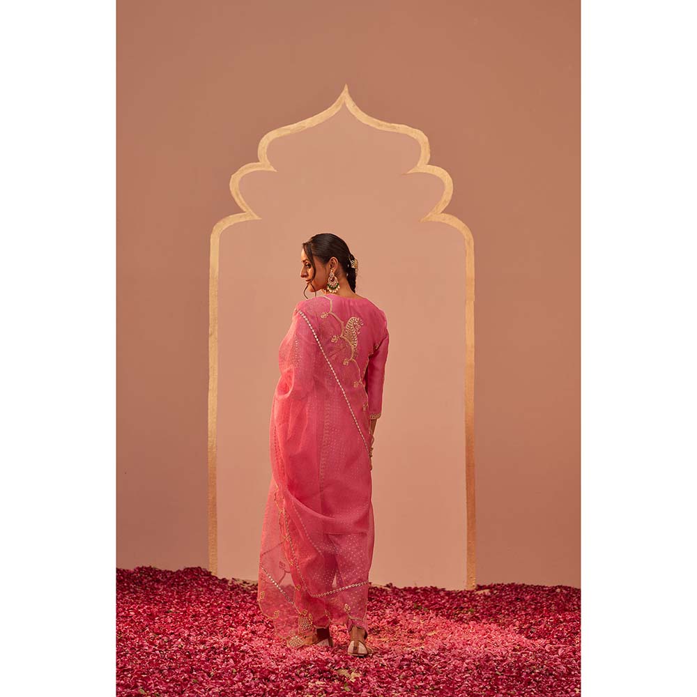 Sheetal Batra Pink Kurta With Salwar And Dupatta (Set of 3)