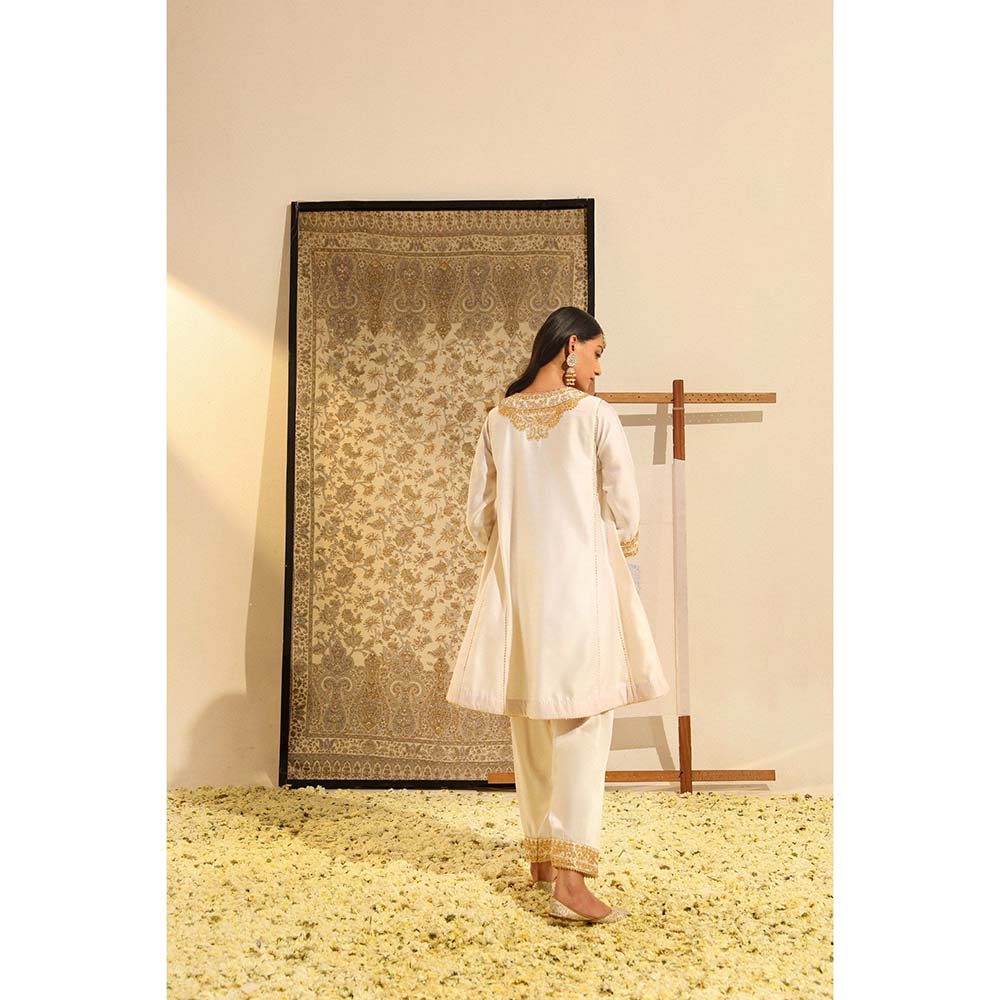 Sheetal Batra Ivory Fayaaz Kurta with Salwar (Set of 2)