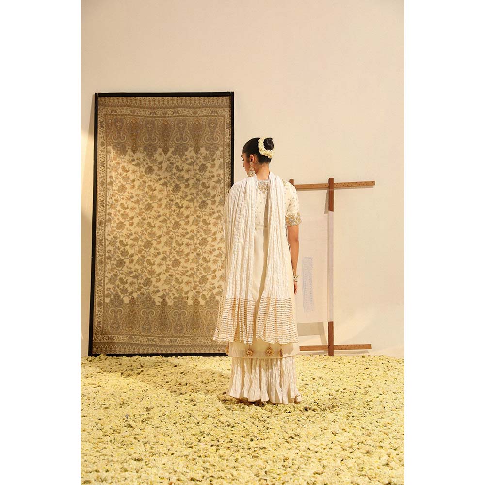 Sheetal Batra Ivory Shahnawaz Straight Kurta with Lehenga and Dupatta (Set of 3)