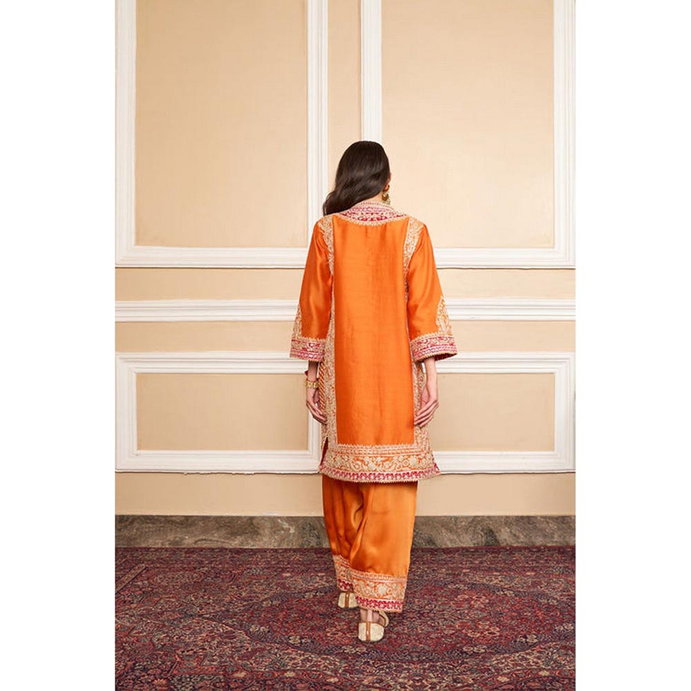 Sheetal Batra Nimrit Ahluwalia In Naayaab - Orange Short Kurta With Salwar And Dupatta