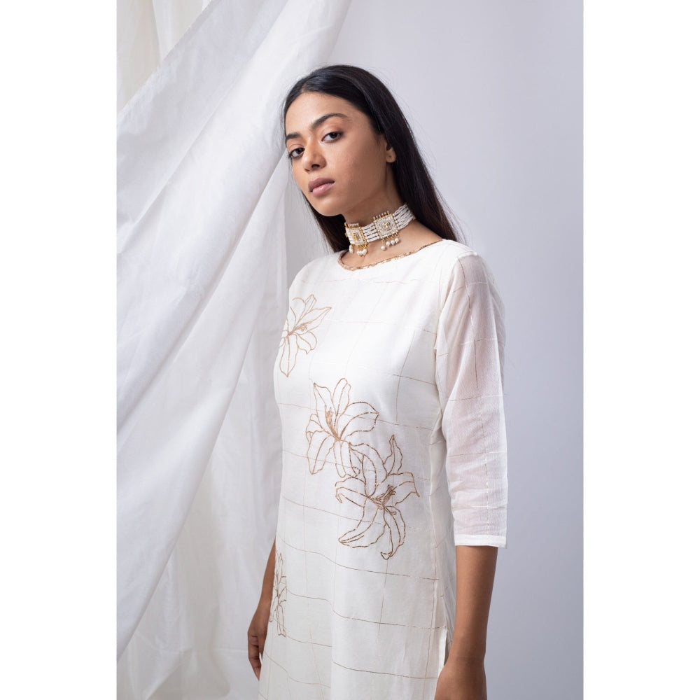 Silai Studio White Lilies Kurta Pants with Dupatta (Set of 3)
