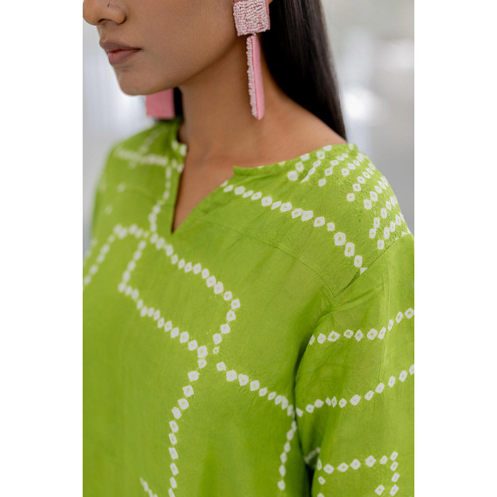Silai Studio Terra Green Bandhej Silk Kurta and Pant (Set of 2)