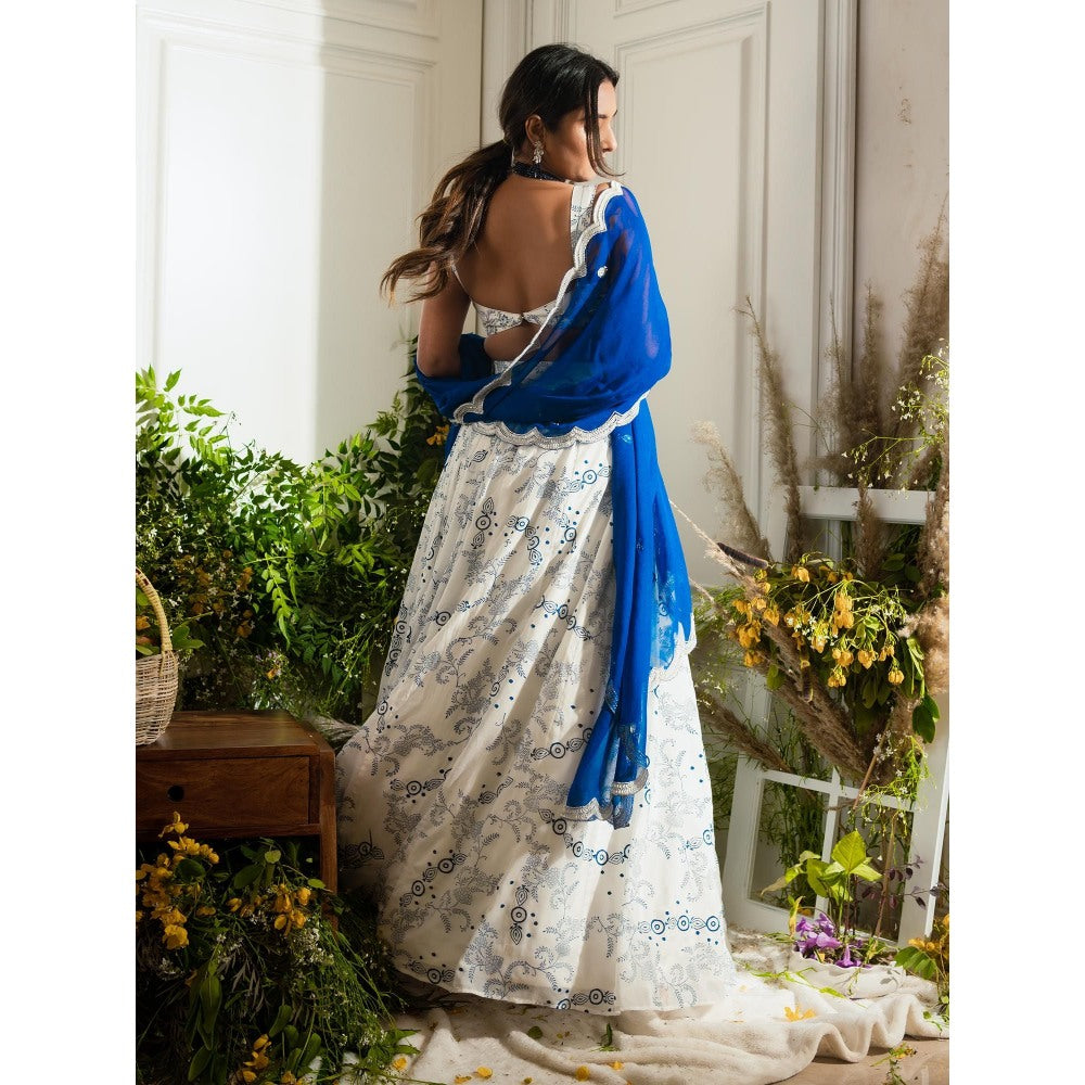 Simmi Guntaj White Banjaaran Lehenga with Blouse and Dupatta (Set of 3)