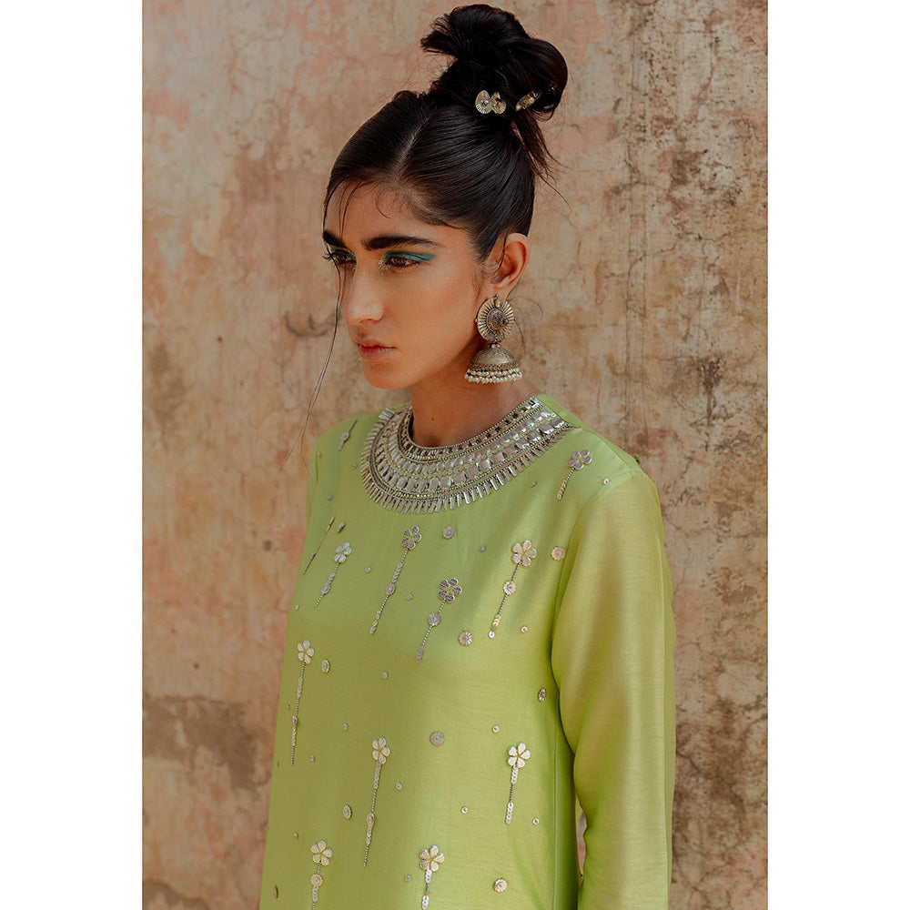 Saksham & Neharicka Green Hand Embroidered Kurta in Chanderi (Set of 3)