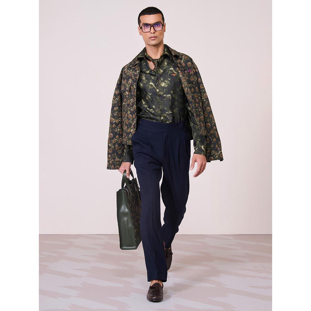 S&N by Shantnu Nikhil Men's Green Rayon Blend Camouflage Slim Fit Shirt