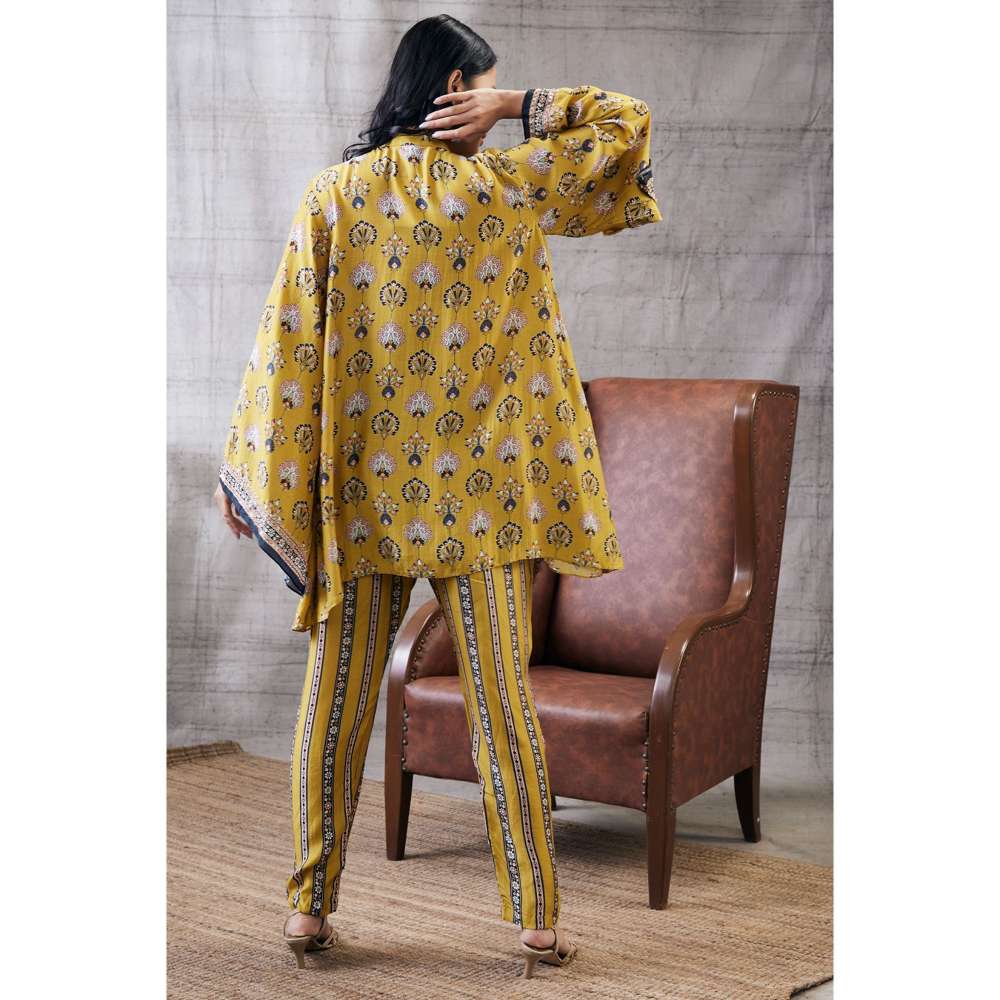 Soup by Sougat Paul Sarouk Embroidered Co-Ord (Set of 2)