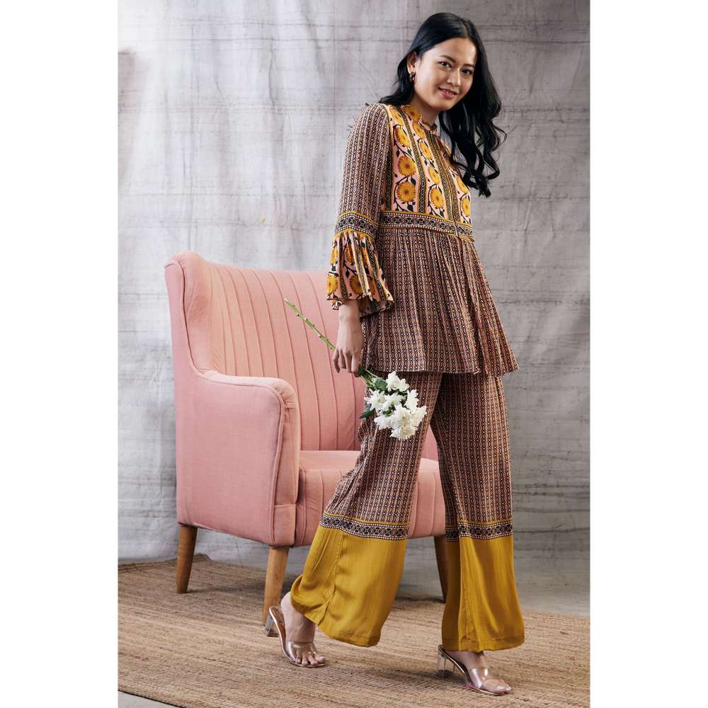Soup by Sougat Paul Taahira Printed Kurta (Set of 2)