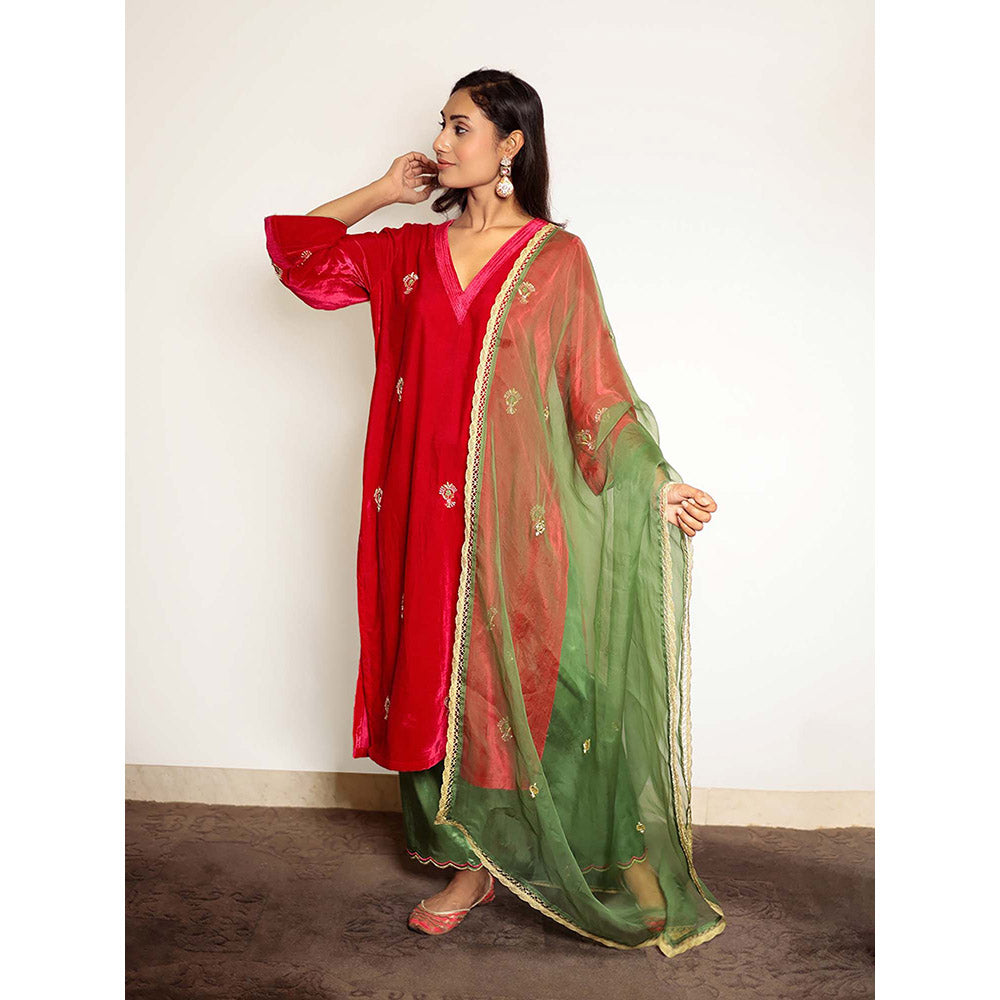 Spring Soul Fuchsia Pink Velvet Kurta With Mashru Silk Pant And Green Dupatta (Set of 3)