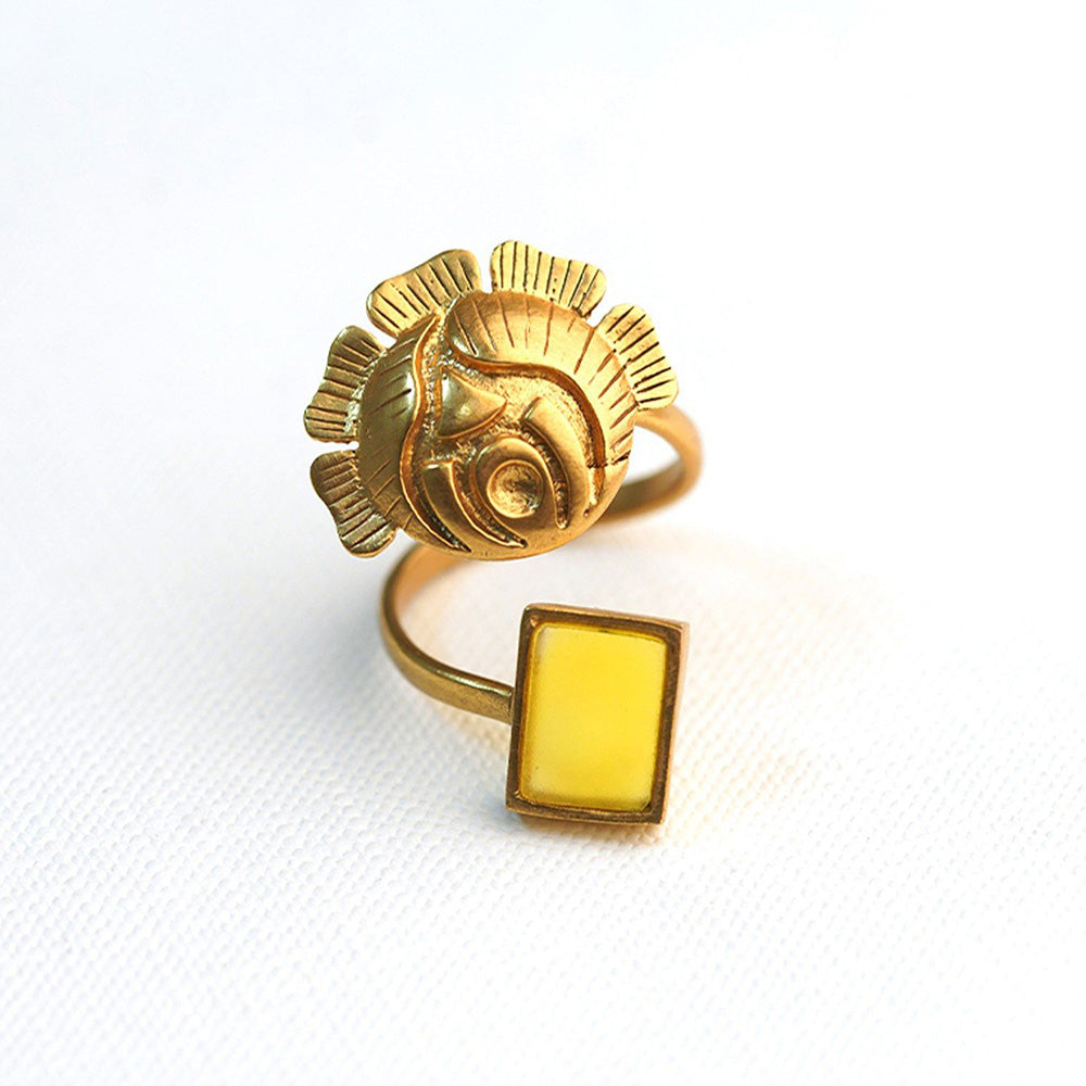 Suhani Pittie Gold Plated Openable Roase And Rectangle Yellow Acrylic Ring