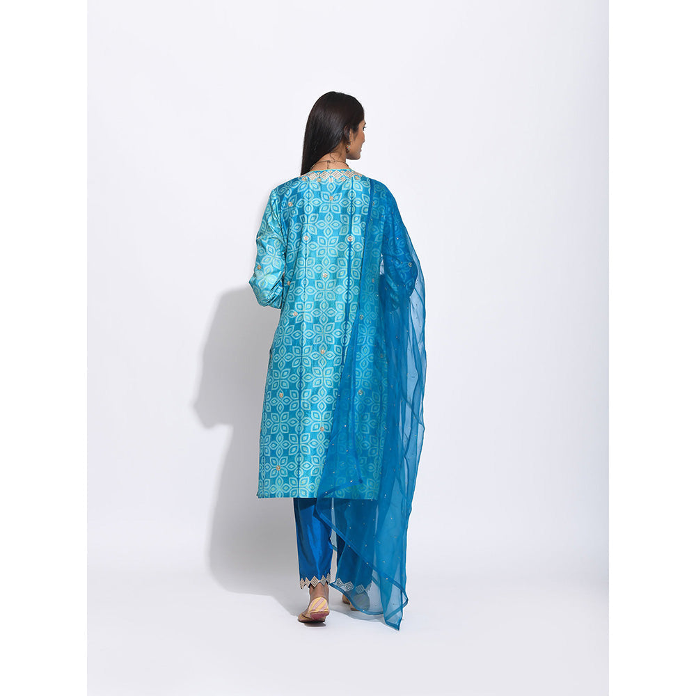 Swati Vijaivargie Blue Embroidered Kurta With Pant And Dupatta (Set of 3)