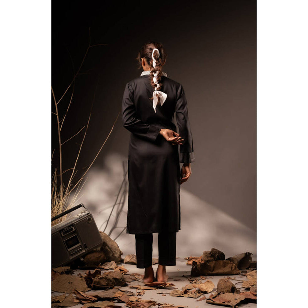 Taraasi Women Black Cotton Silk Solid Kurta with Pant